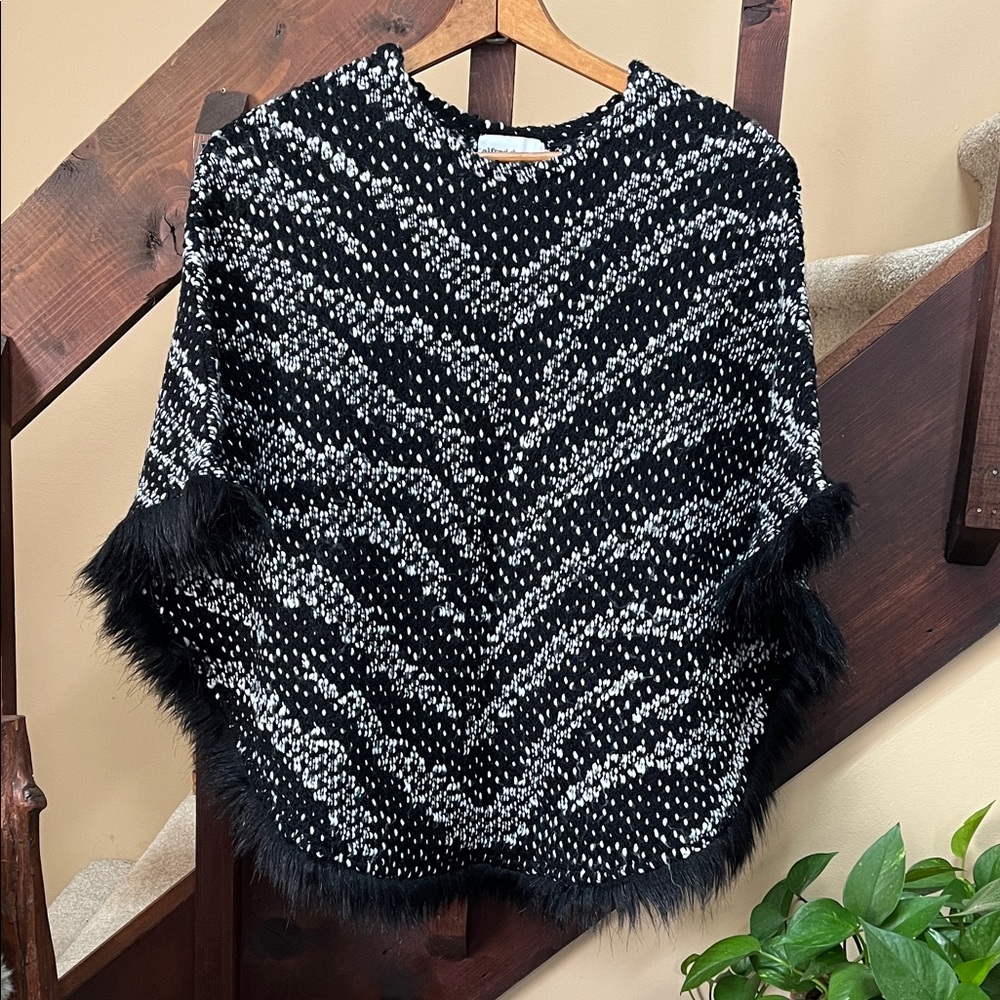 Alfred Dunner OS Black and White Patterned Poncho with faux fur